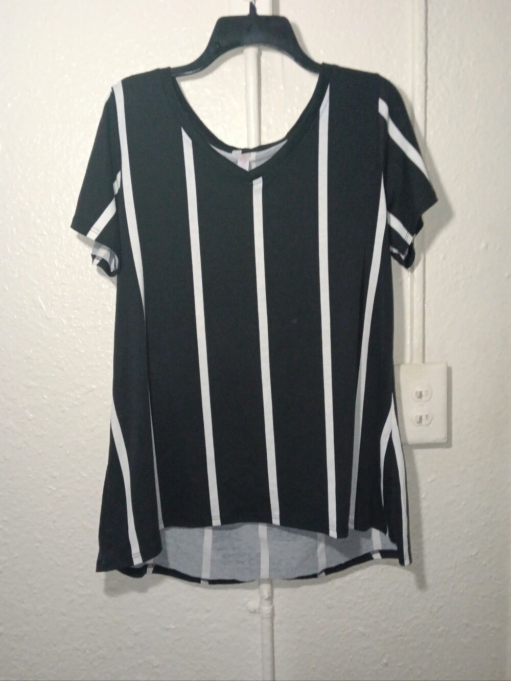 LuLaRoe Black & White Vertical Stripe V-Neck Women’s Top
